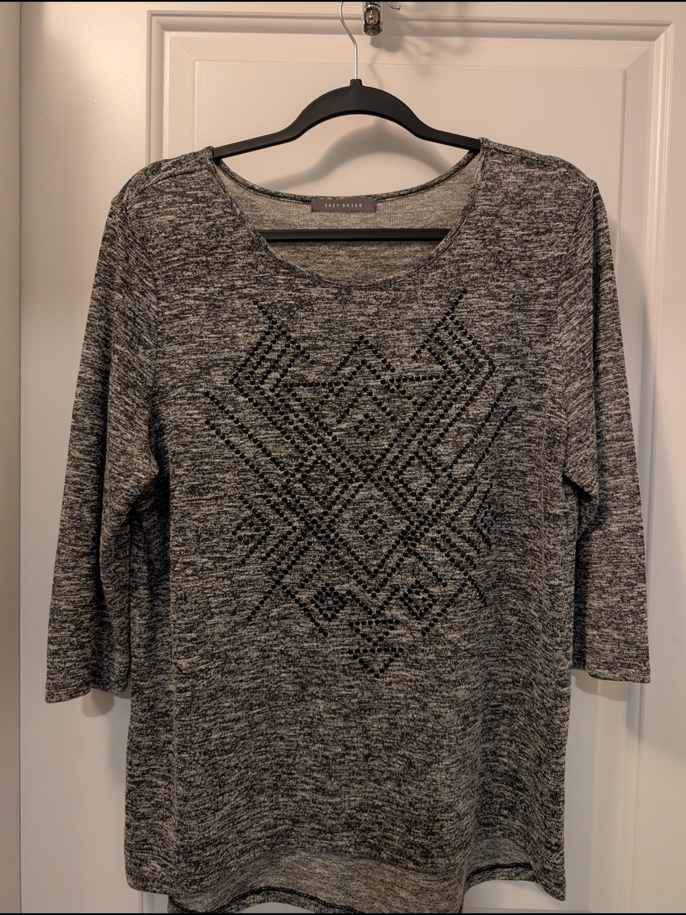 Suzy Shier Black & Gray Geometric Studded Knit Top